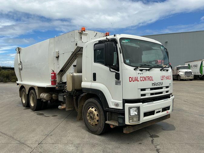 2012 Isuzu FVY1400