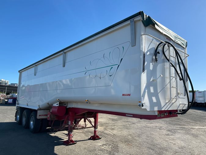 2023 Moore Tri Axle Semi