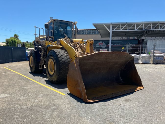 View yellow 2020 Komatsu WA470-7 available via auction.