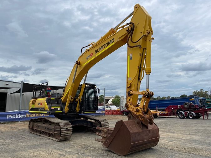 View 2017 Sumitomo SH350LHD-6 available via auction.