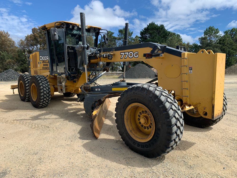 Diesel, Dirt & Turf Earthmoving Equipment Auction
