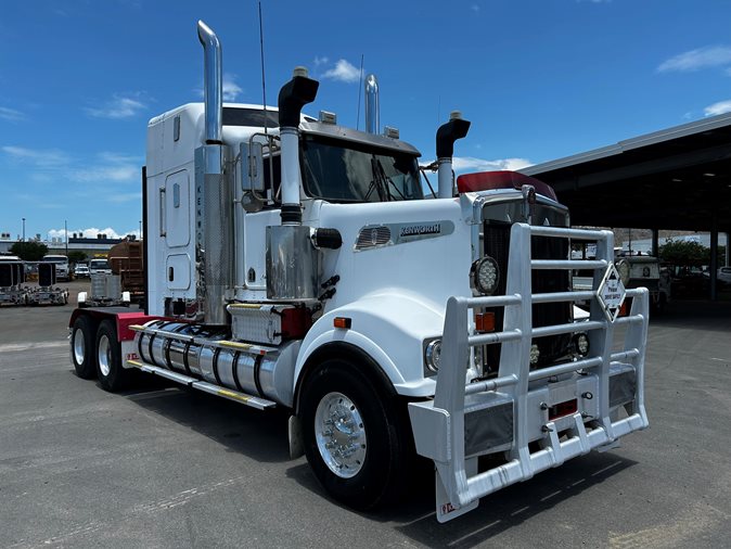 2012 Kenworth T909