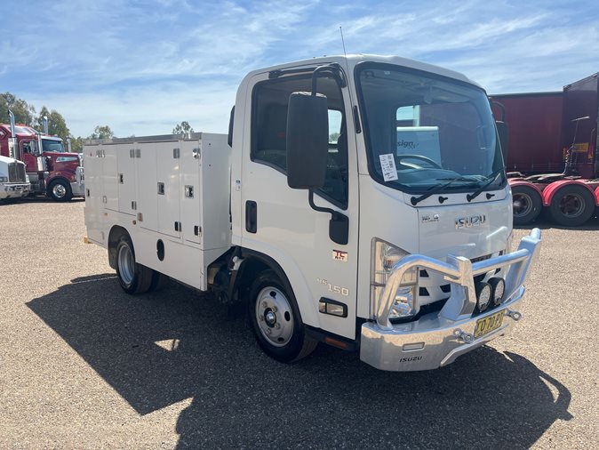 2017 Isuzu NLR 45-150