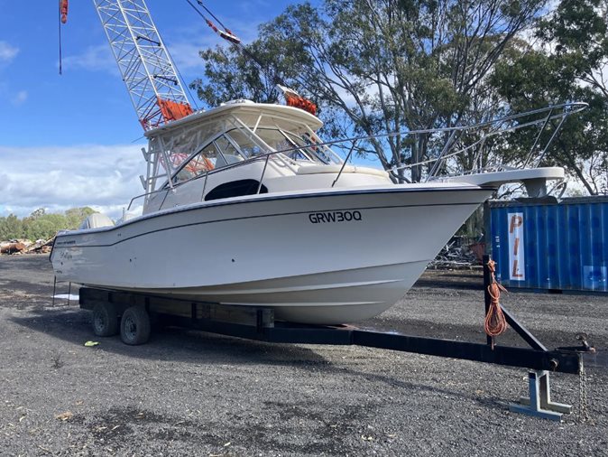 Salvage 2025 Grady White 300 Marlin