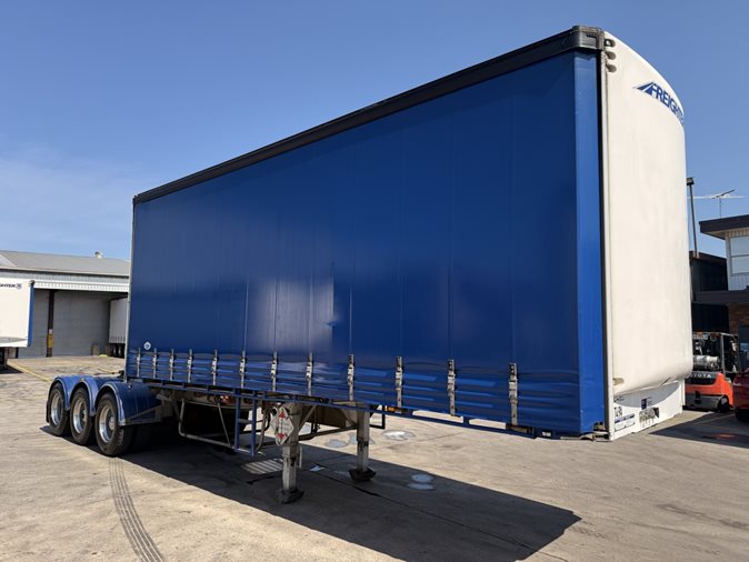 2022 Freighter Maxitrans ST-3