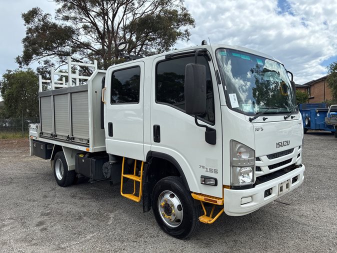 2017 Isuzu NPS 75-155