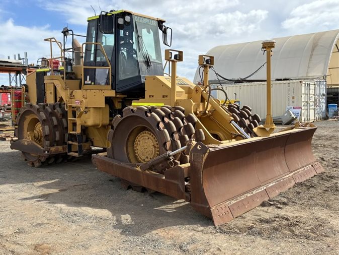 2004 Caterpillar 825G