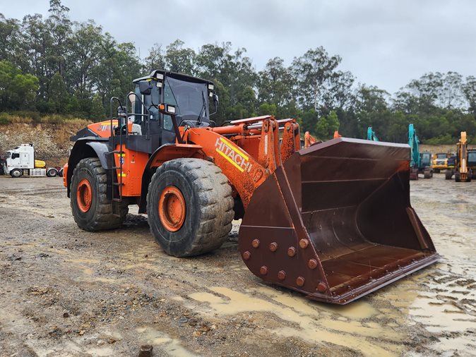 2017 Hitachi ZW370-5B