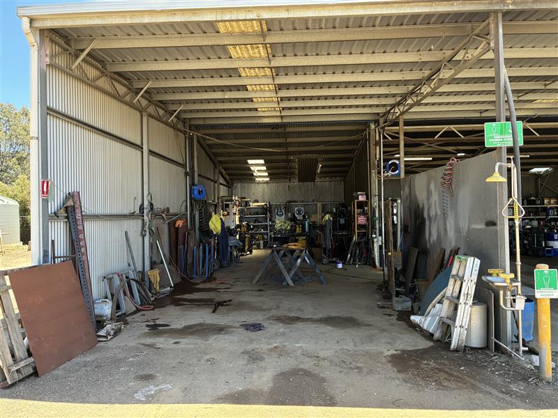 Cranes Civil & Surfacing Retirement Auction 6 - Workshop/Ancillary