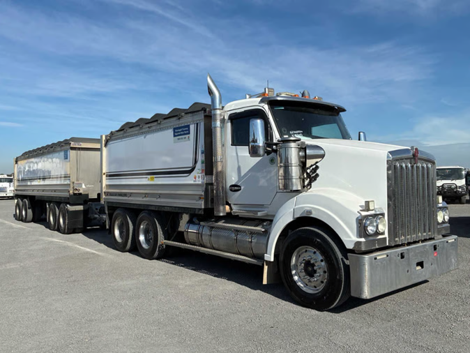 2017 Kenworth T610SAR