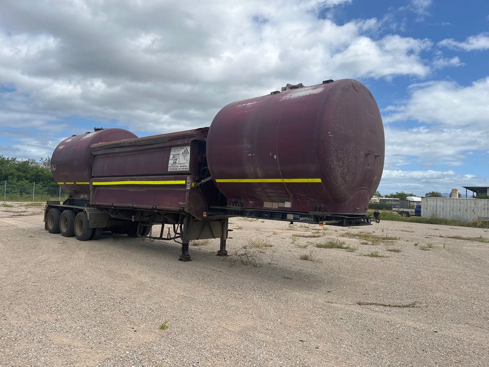 View 2017 Jamieson Boomer Tri Axle Tri Axle Side Tipper/Tanker Combo available via auction.