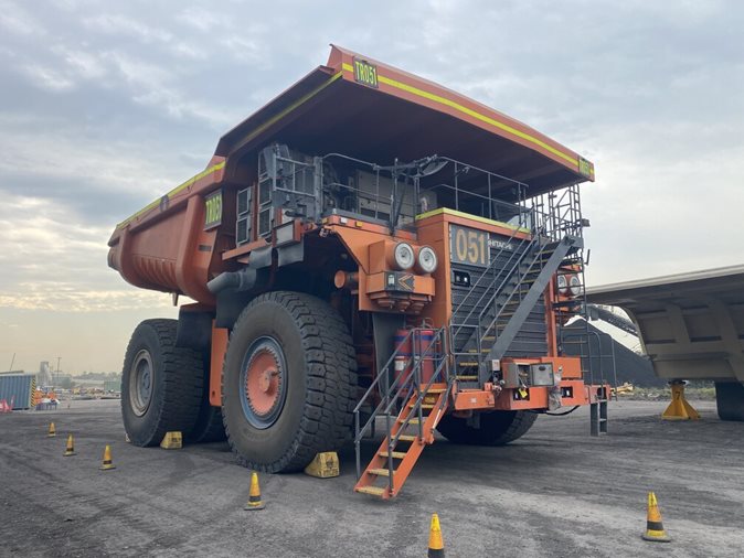Hitachi Dump Truck