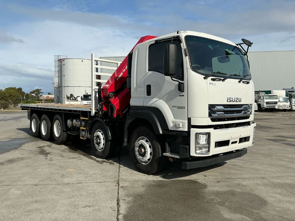 2024 Isuzu FYJ 300-350