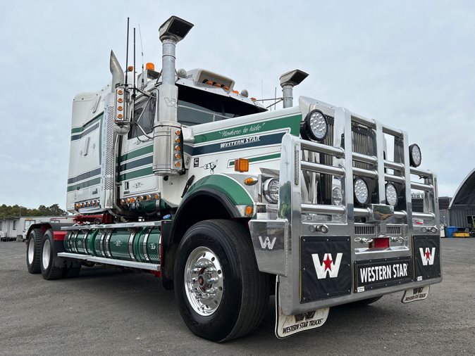 2021 Western Star 6900 FX Constellation