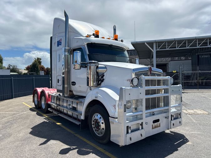 2017 Kenworth T610SAR