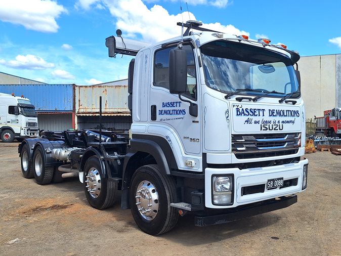 2018 Isuzu FYJ 300-350