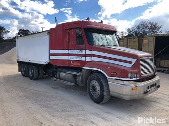 2000 Freightliner Century Class C112