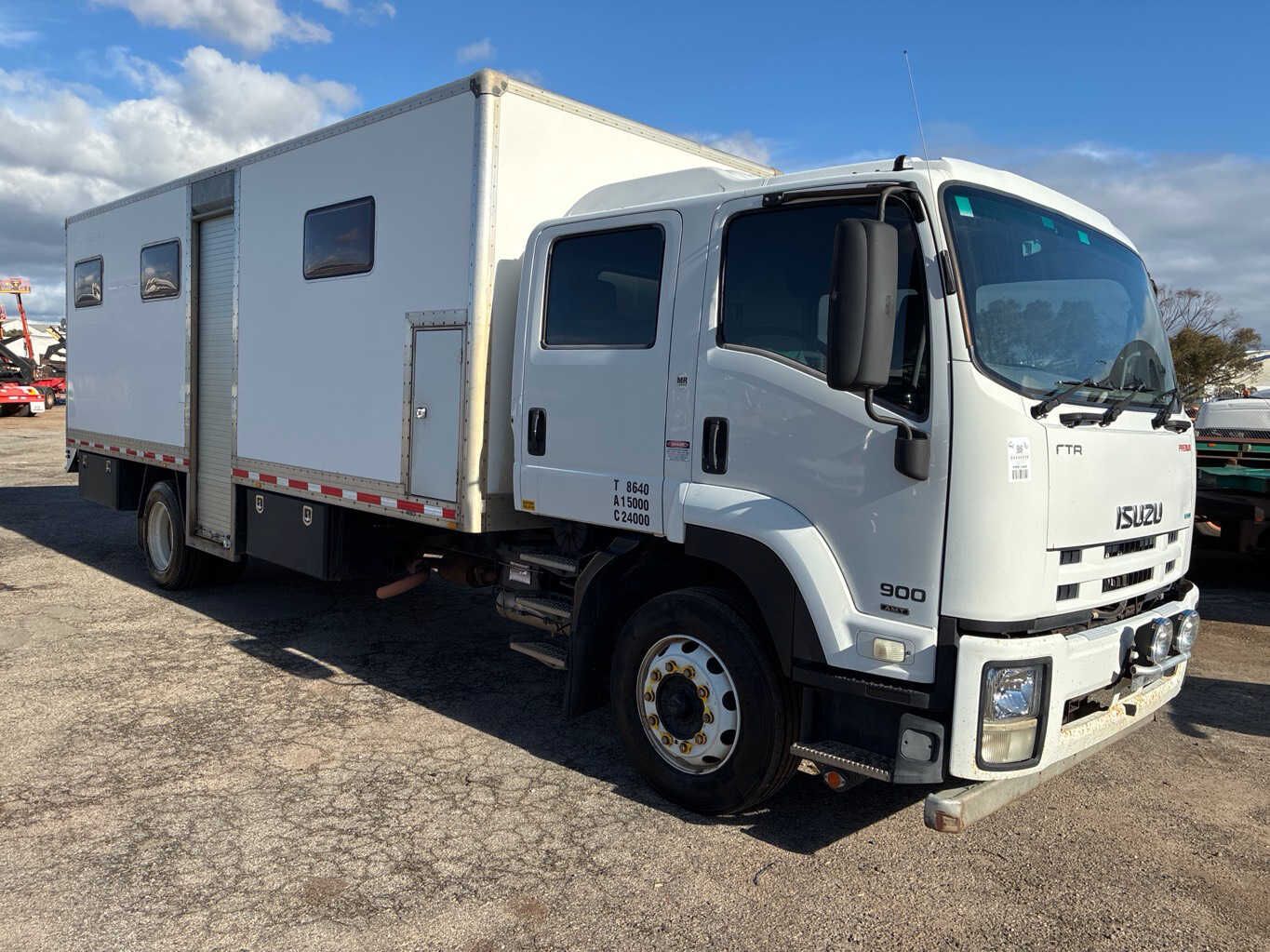 2012 Isuzu FTR900 Premium