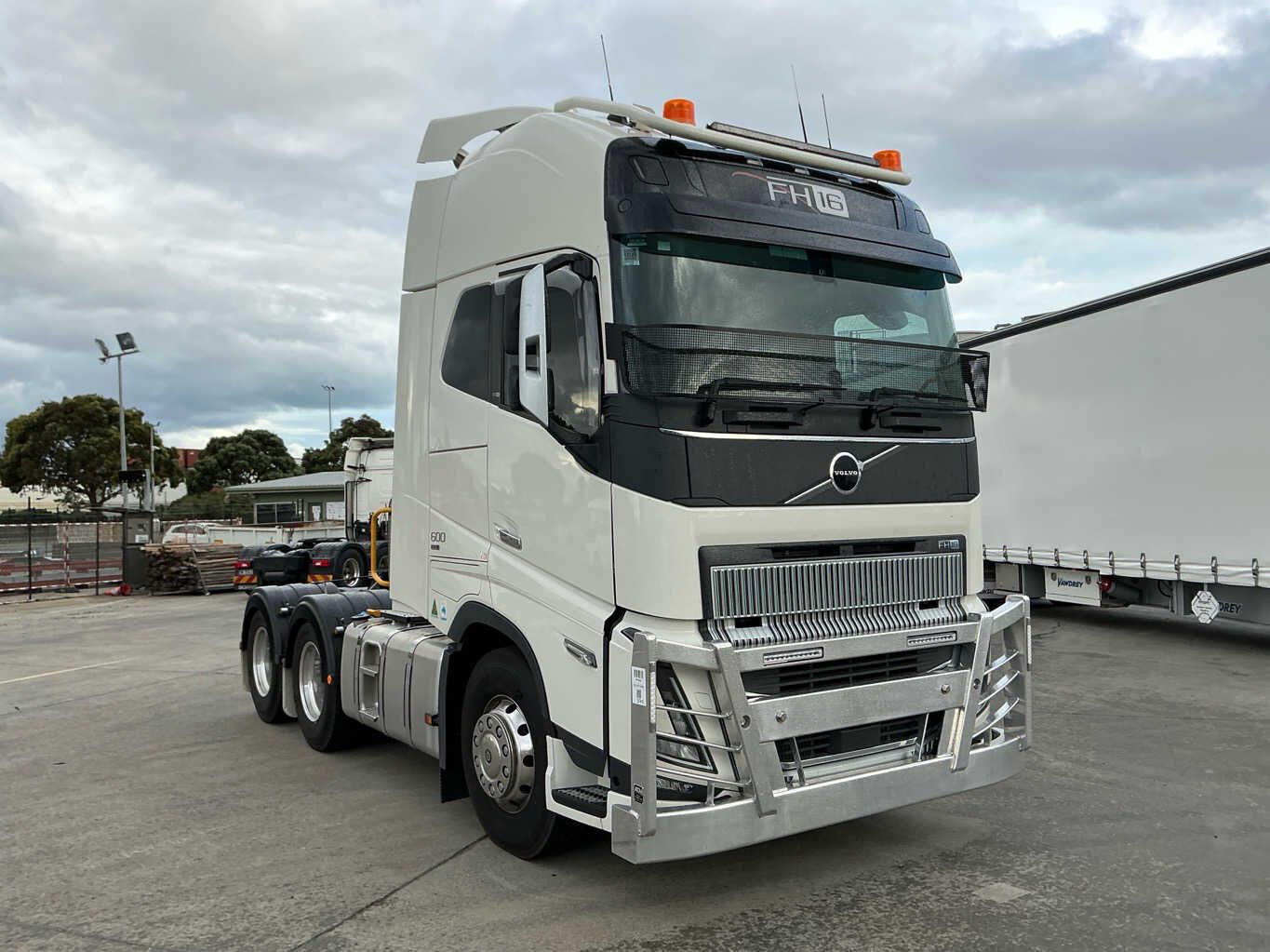 2025 Volvo FH16