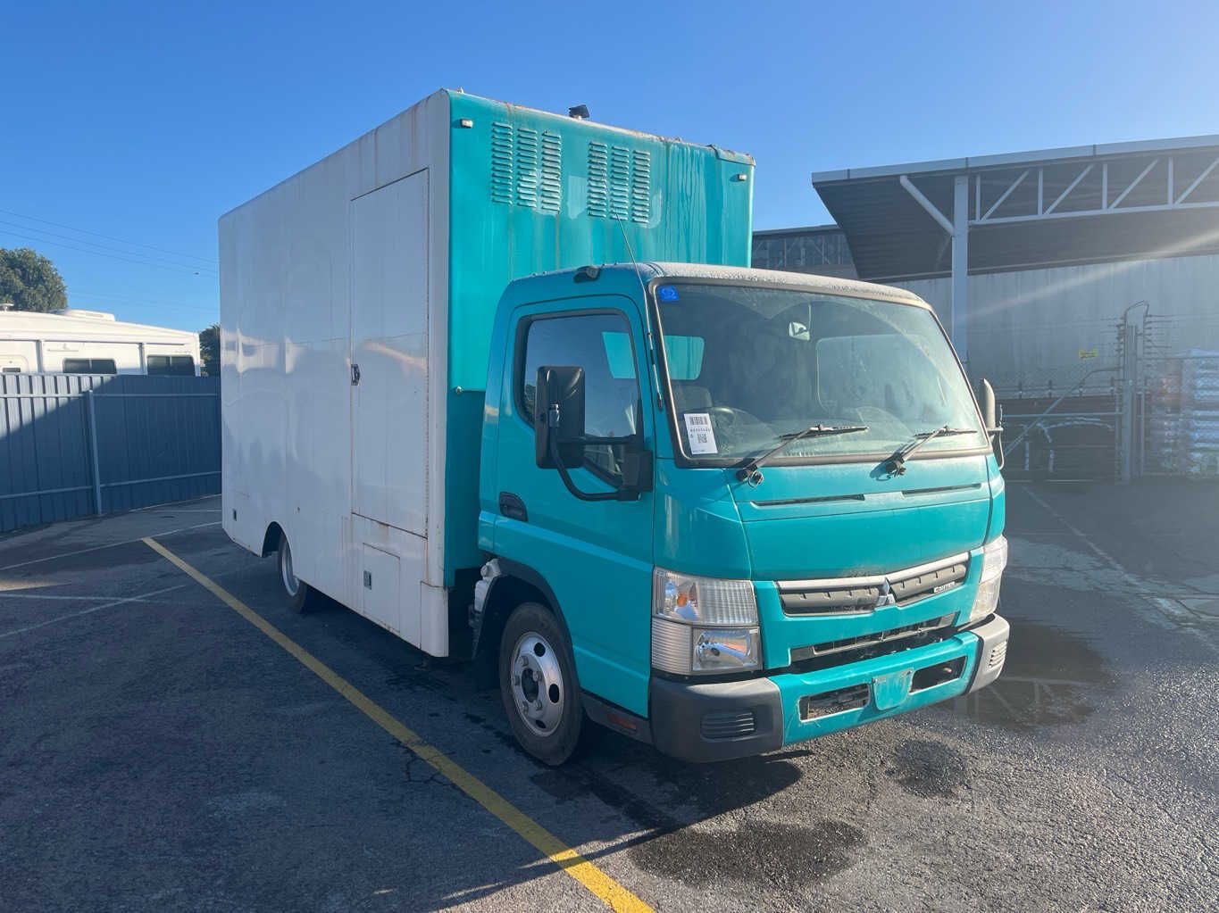 2017 Mitsubishi Canter 515