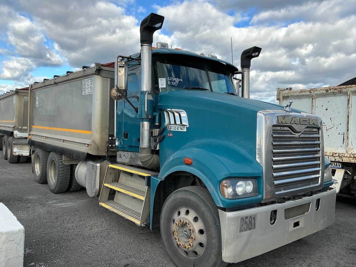 2016 Mack CMHR Trident