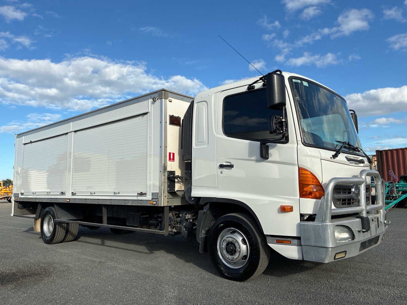 2014 Hino FD7J