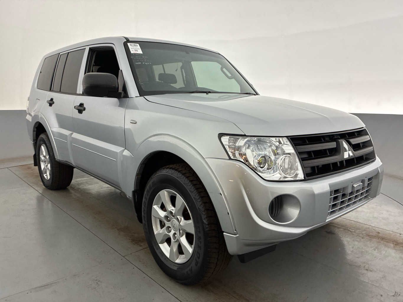 2012 Mitsubishi Pajero