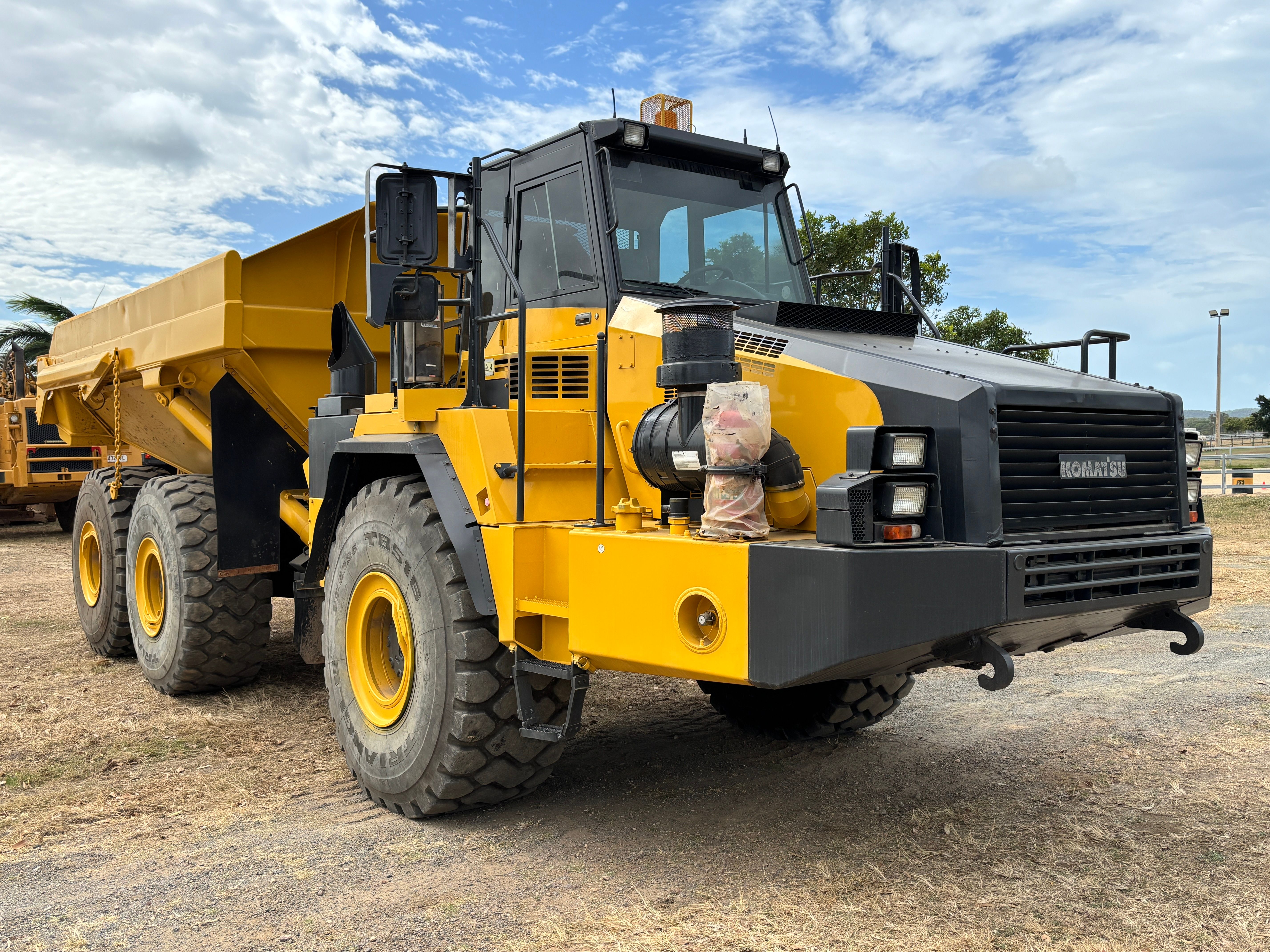 2012 Komatsu HM400-2
