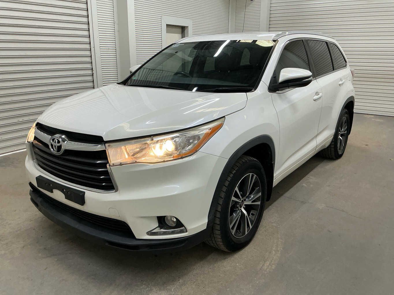 Vehicle photo