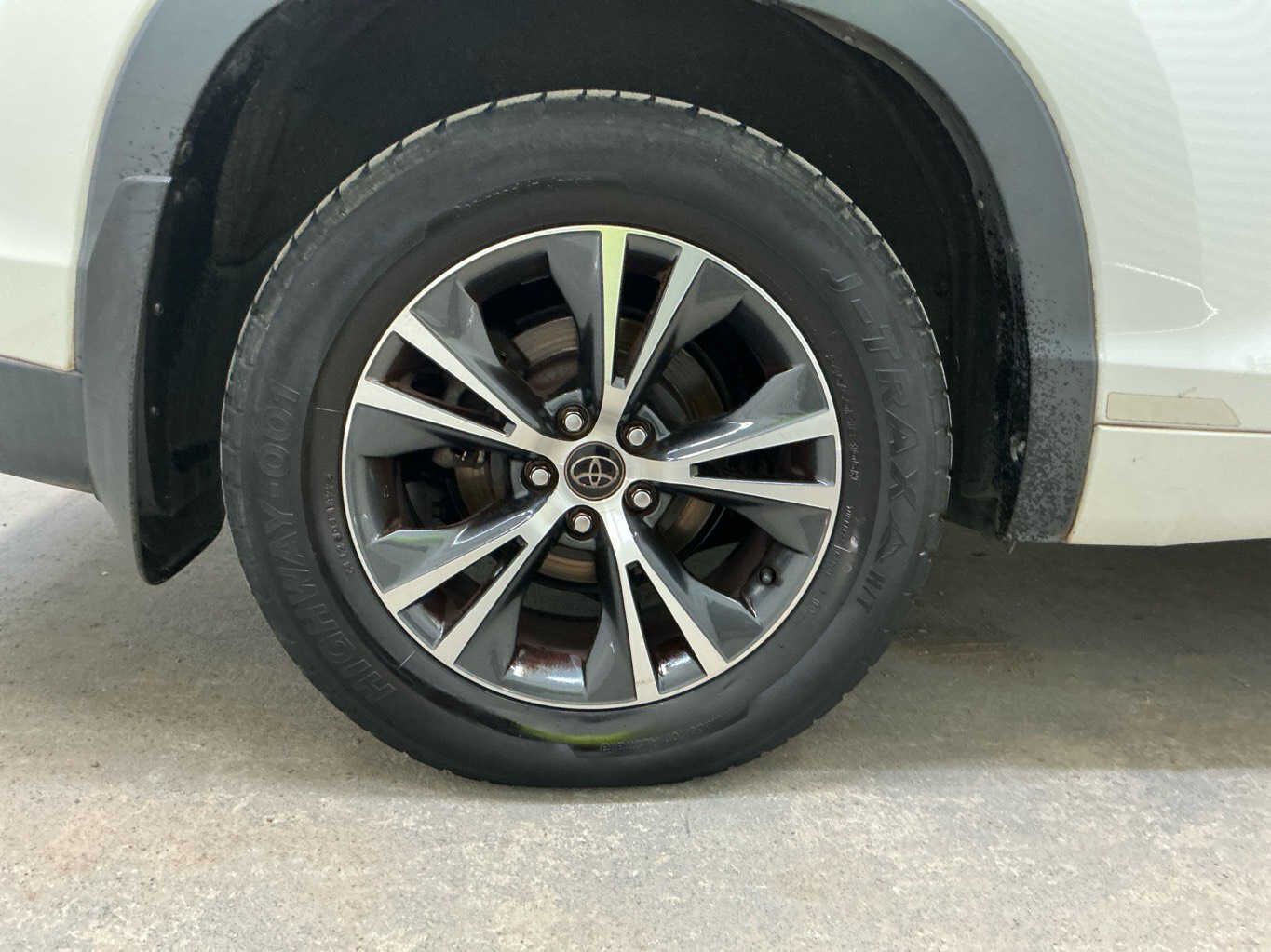 Vehicle photo
