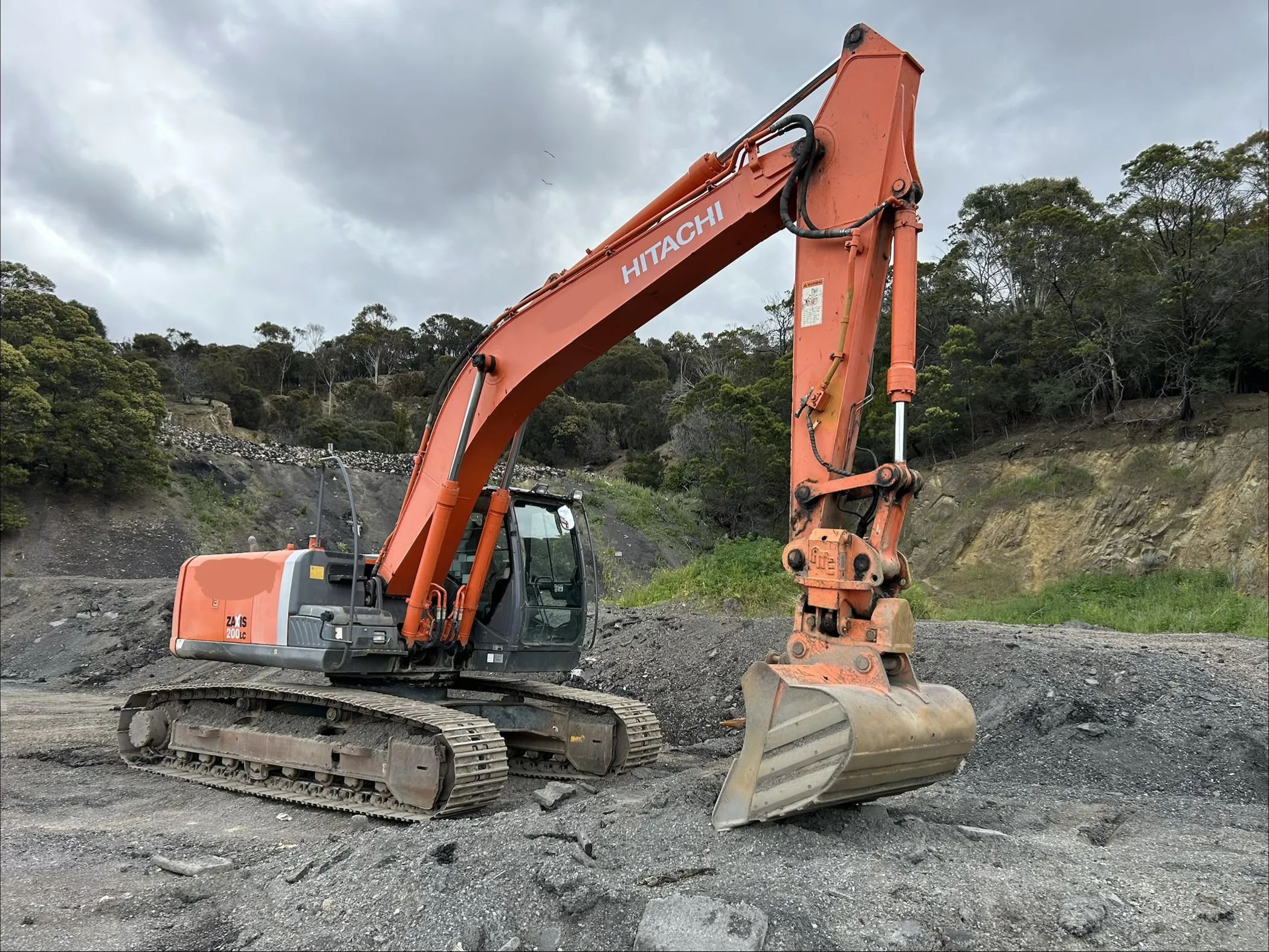2015 Hitachi ZX200LC-3