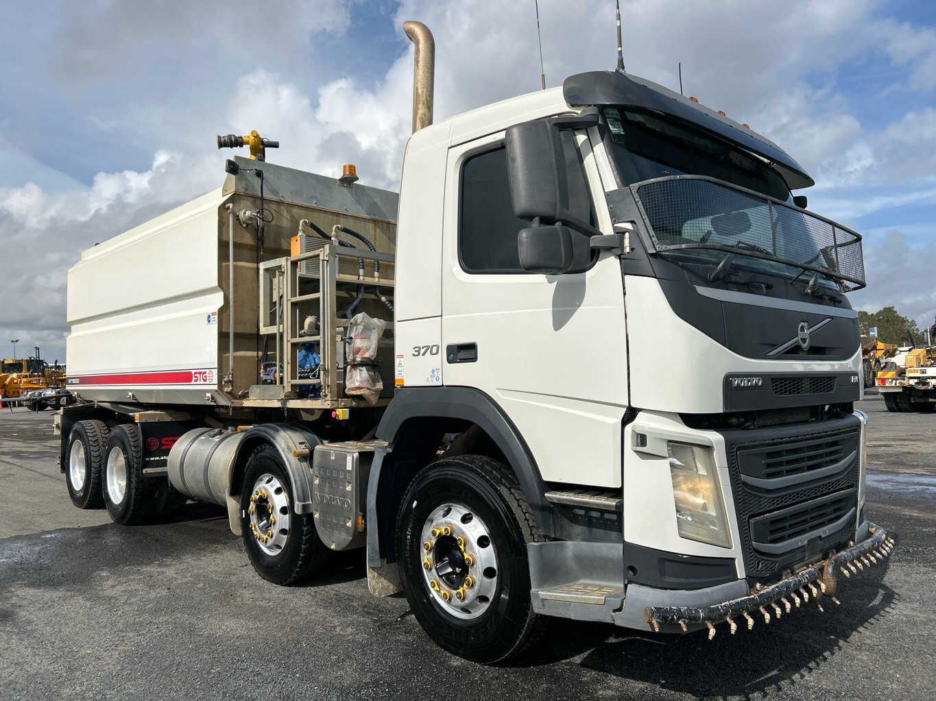 2014 Volvo FM370