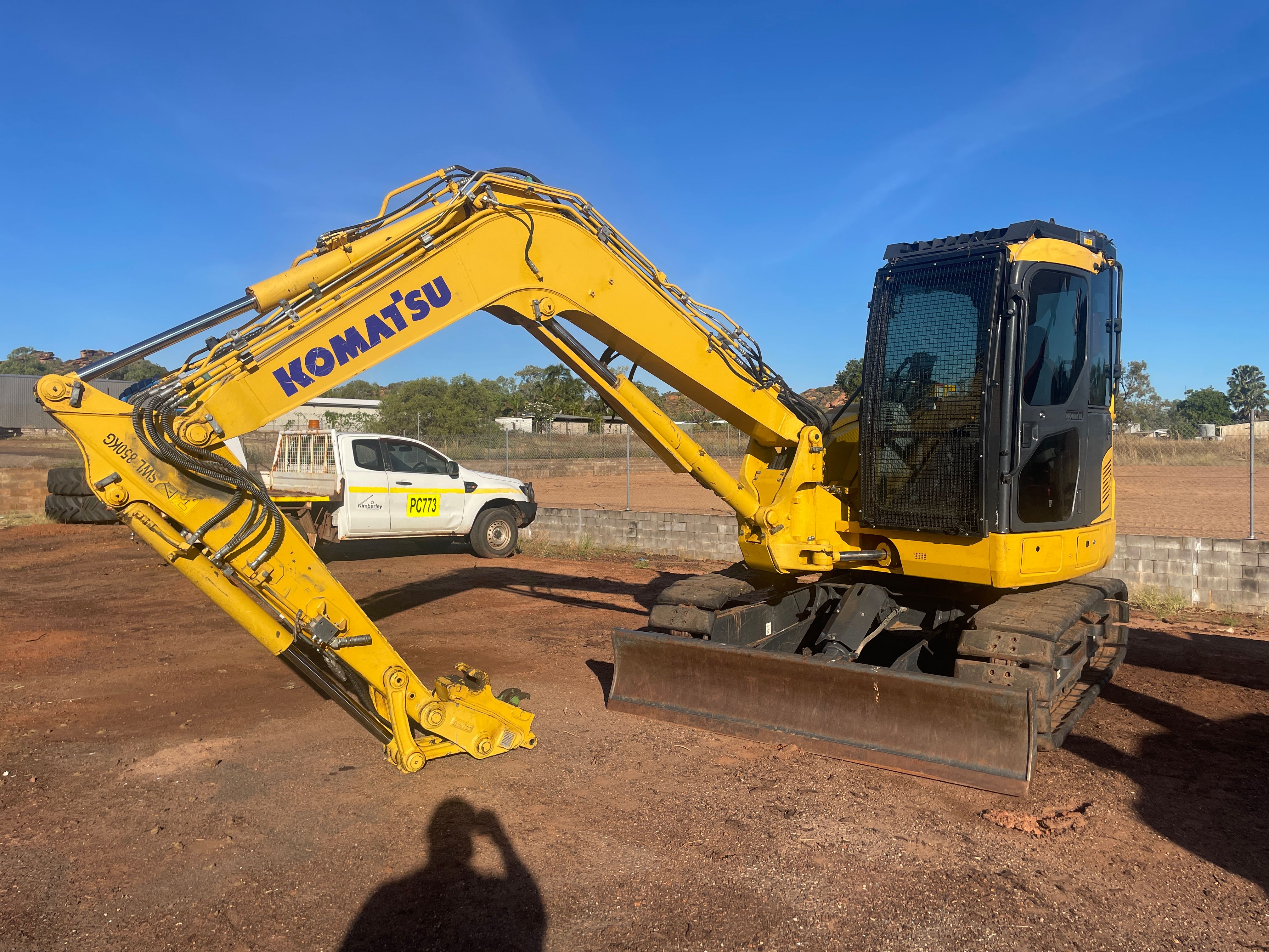 2017 Komatsu PC88MR-10