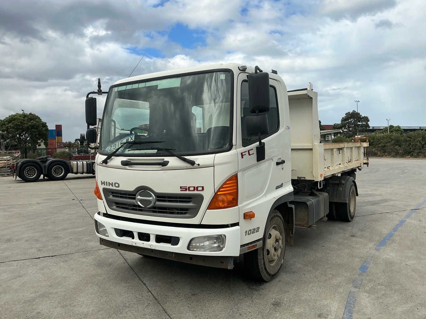 Vehicle photo