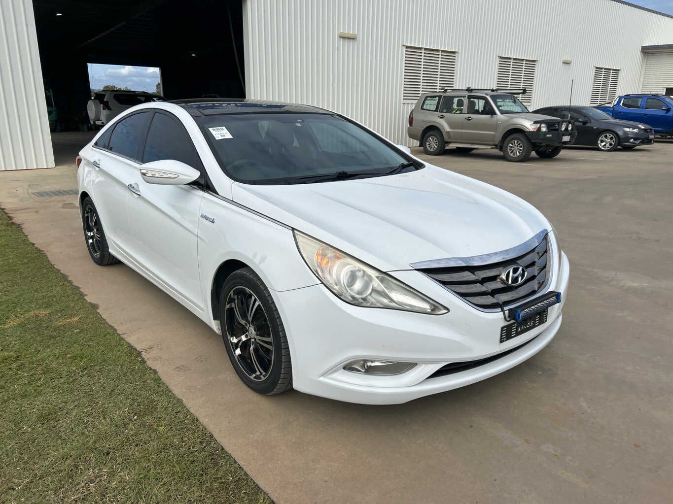 2010 Hyundai i45