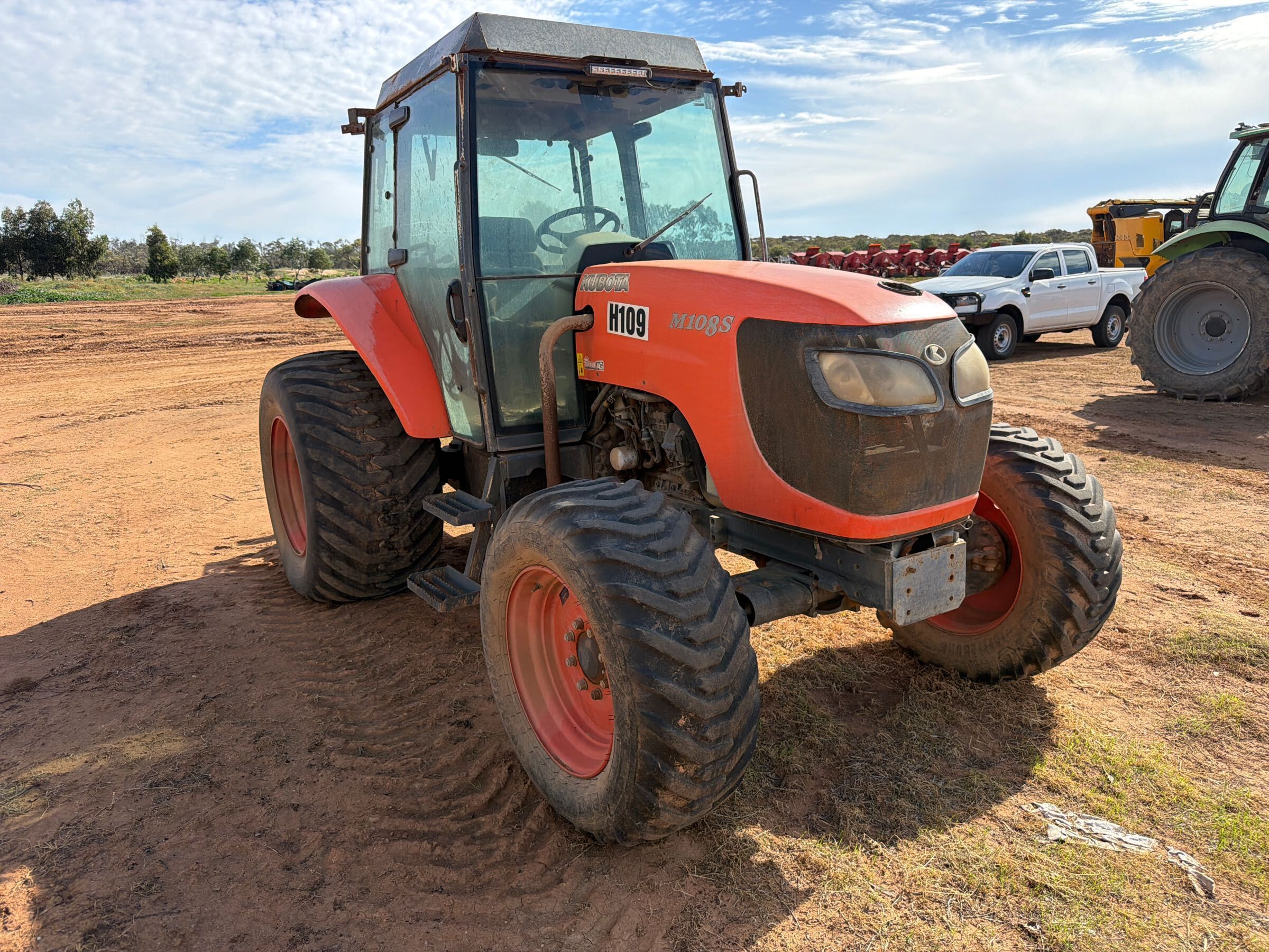 2013 Kubota M108S