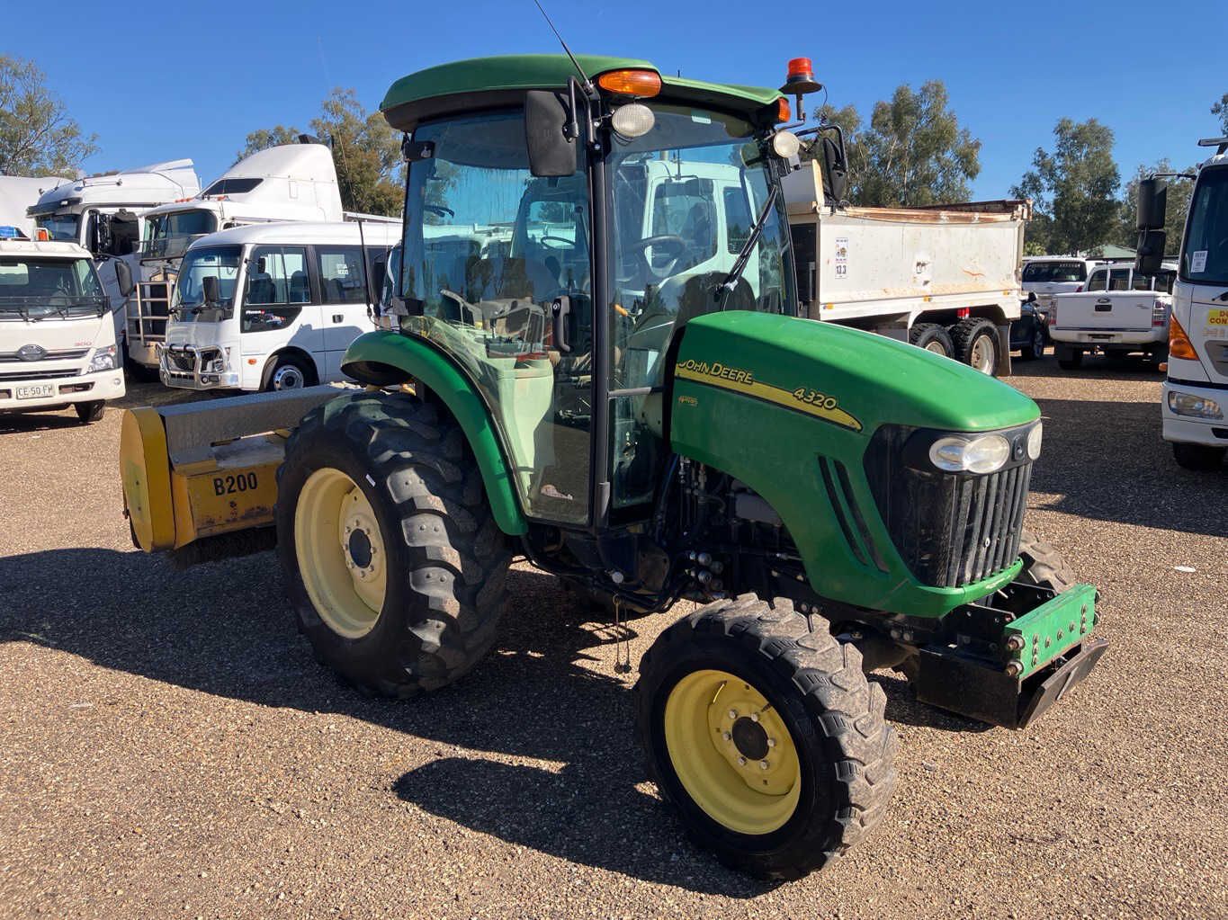 2012 John Deere 4320