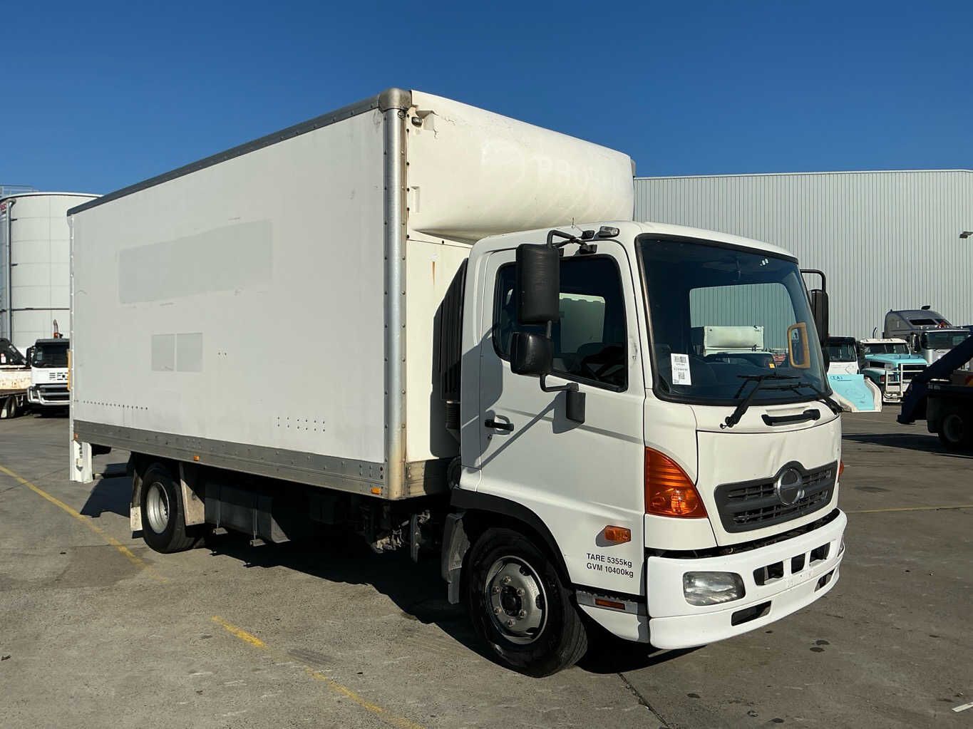 2013 Hino FC7J