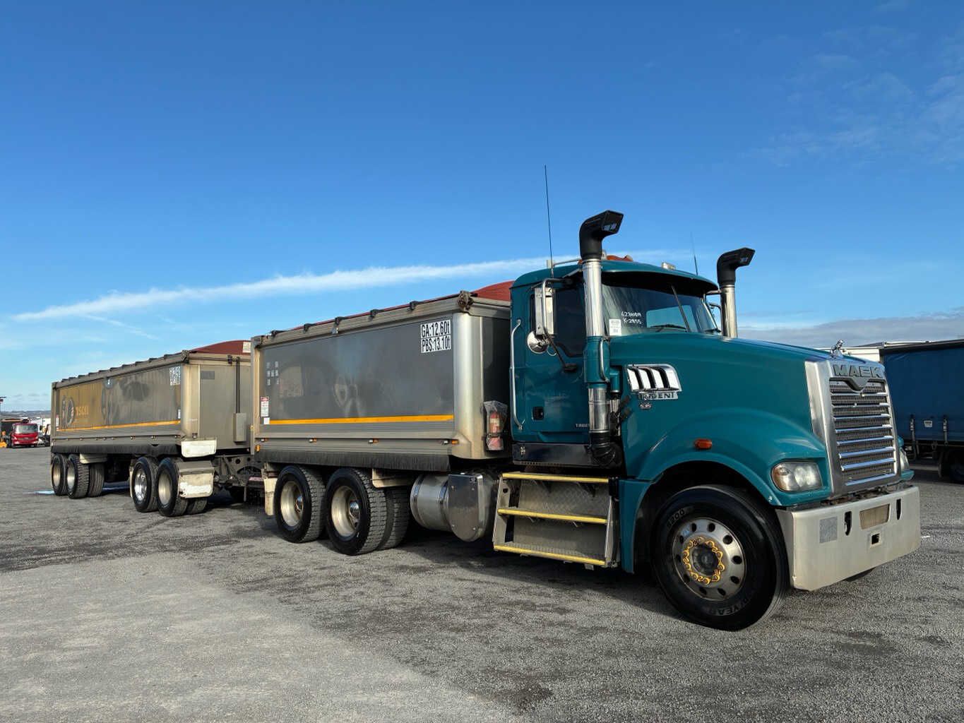 2016 Mack CMHR Trident