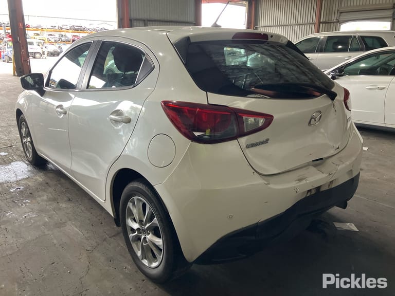 2016 Mazda 2 Used VIN MM0DJ2HAA0W231173 – photo 21
