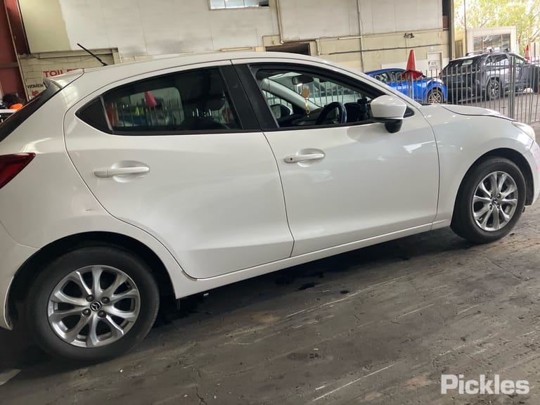 2016 Mazda 2 Used VIN MM0DJ2HAA0W231173 – photo 27