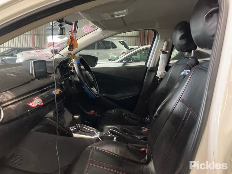 2016 Mazda 2 Used VIN MM0DJ2HAA0W231173 – photo 20