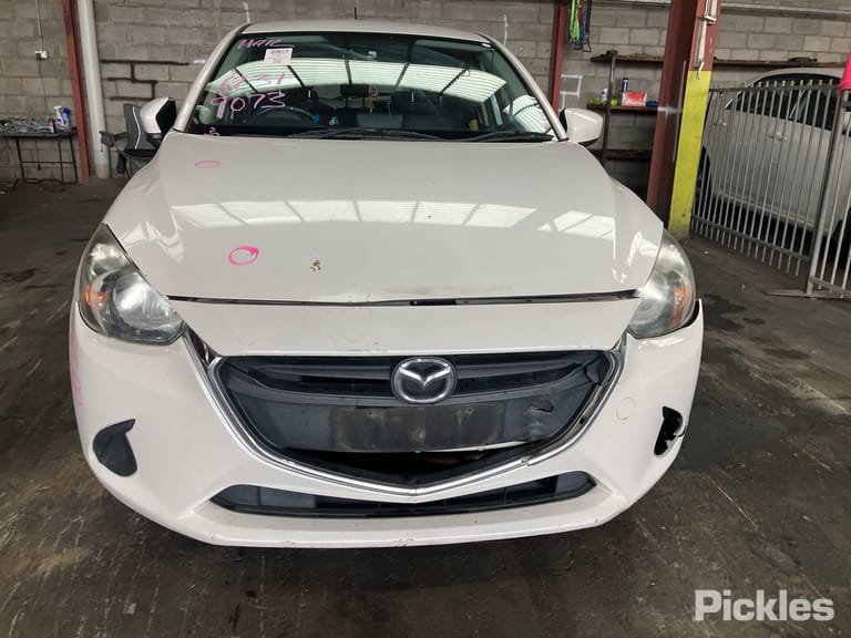 2016 Mazda 2 Used VIN MM0DJ2HAA0W231173 – photo 28