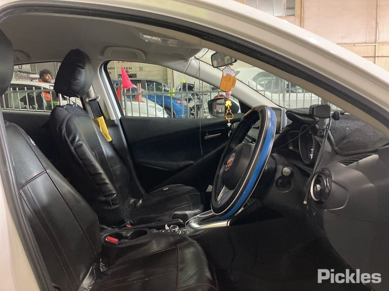 2016 Mazda 2 Used VIN MM0DJ2HAA0W231173 – trunk area
