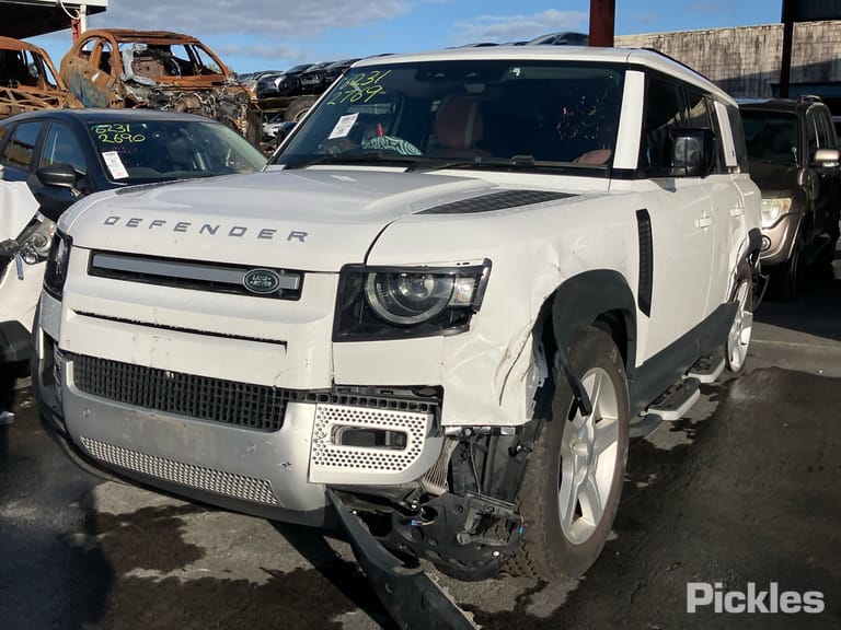 2023 Land Rover Defender Used VIN SALEA8AW7P2194683 – photo 20