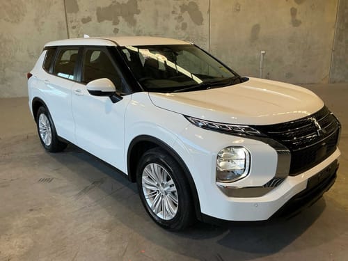 2024 Mitsubishi Outlander - ZM MY24 ES Wagon 7st 5dr CVT 8sp 2WD 2.5i (Fleet Only)