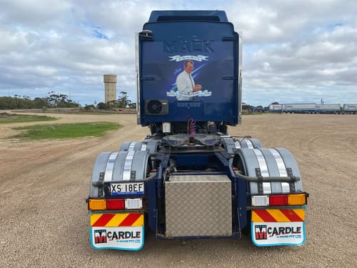 slide-items-3
