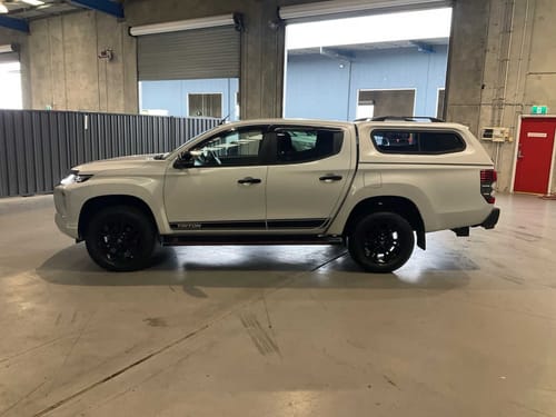 slide-items-3