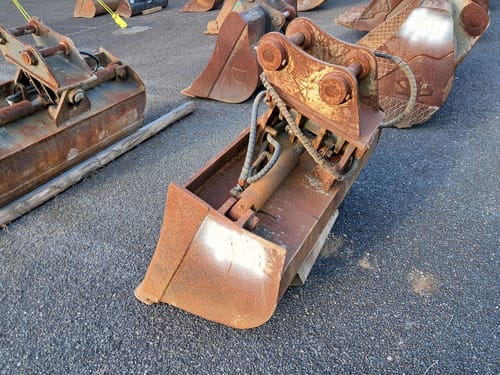slide-items-3