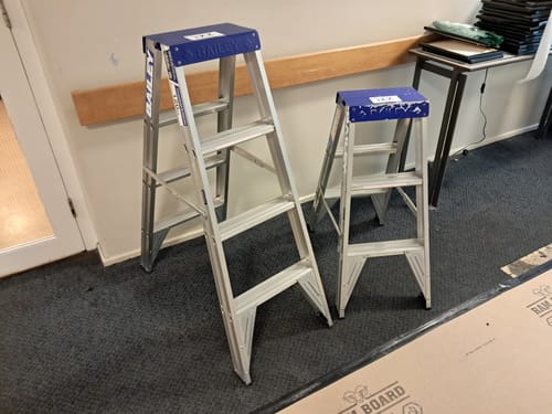 slide-items-0